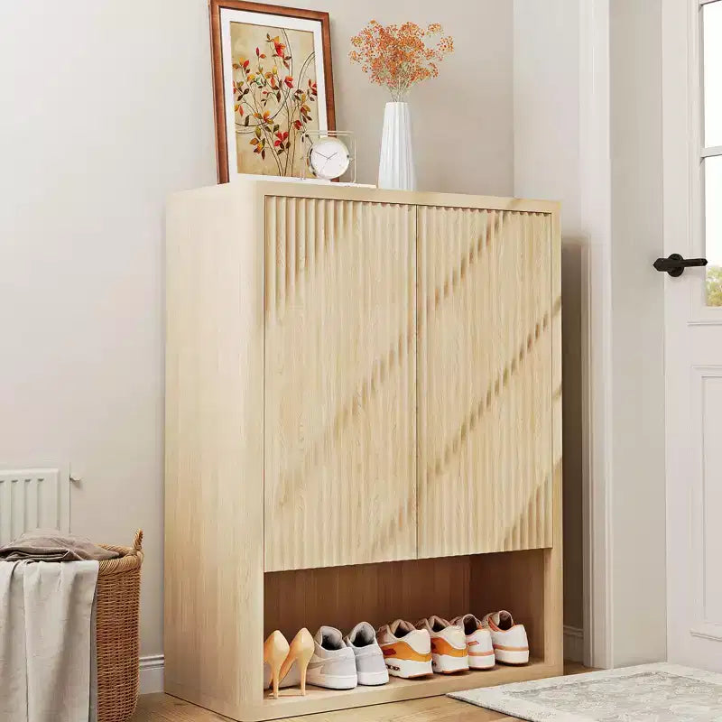 Meuble à chaussures en bois avec portes