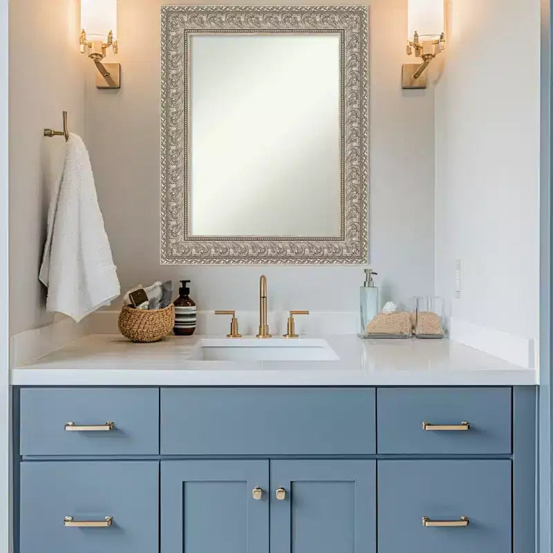 Miroir mural de courtoisie encadré d'argent