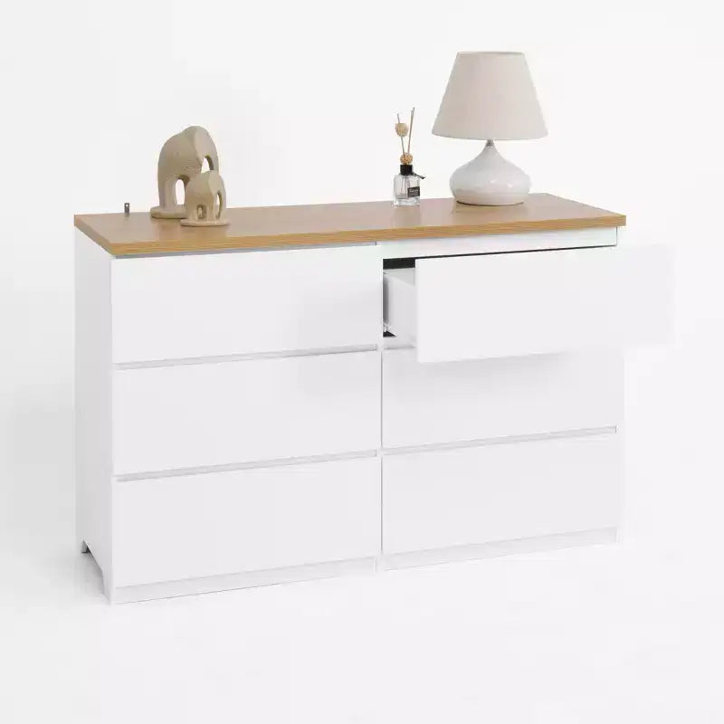 Commode blanche à tiroirs