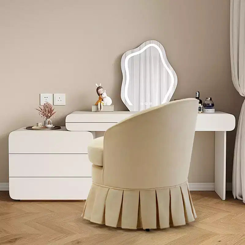 Petit fauteuil mignon du milieu du siècle moderne