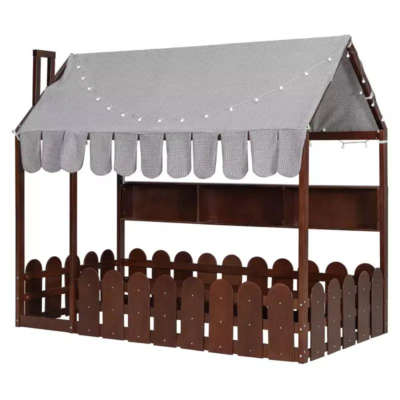 Lit cabane avec barrières et toit de tente